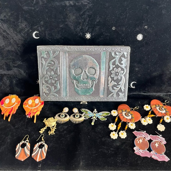 Source Unknown Other - Skull jewelry box and hand made earring lot.